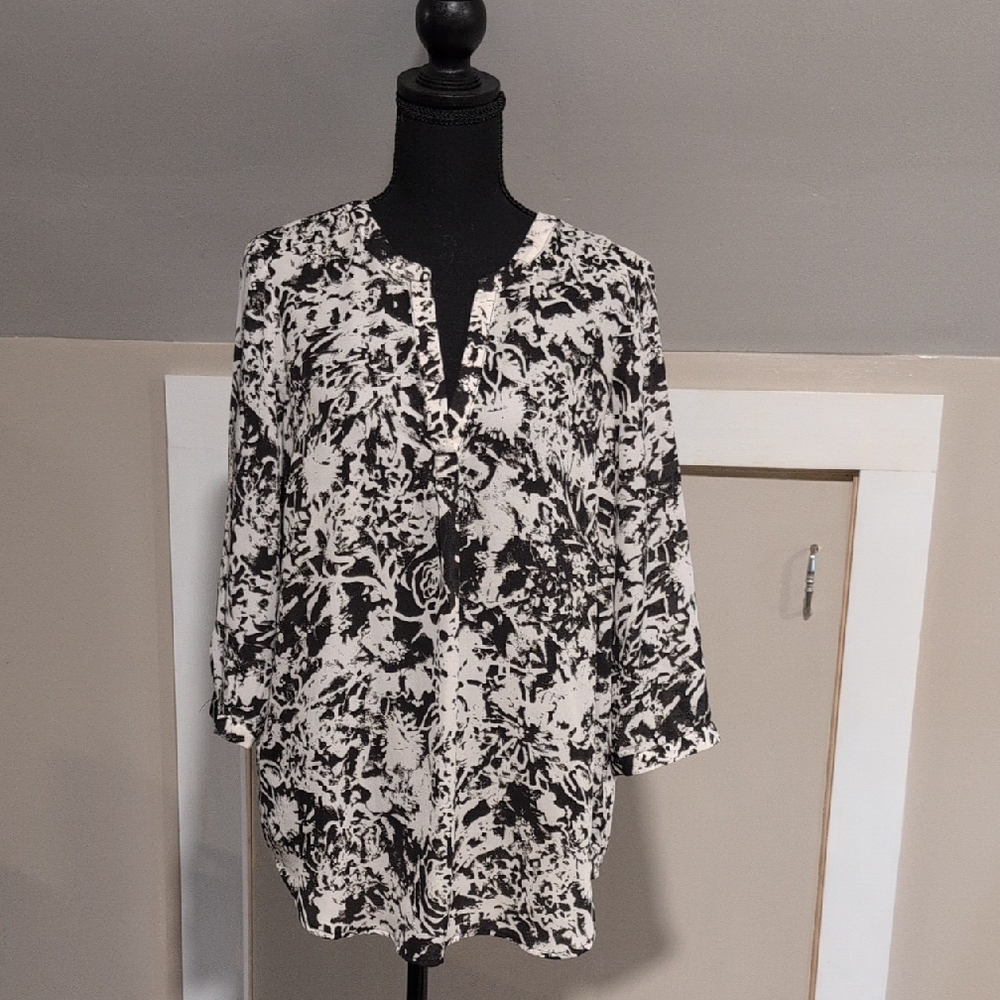 Cynthia Rowley Black and White Floral Blouse